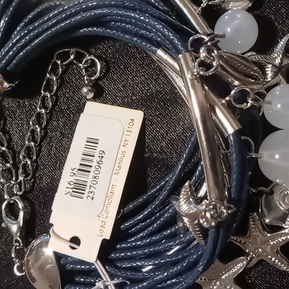 Lolo layered beach seashells charm bracelet nwt - Picture 4 of 4